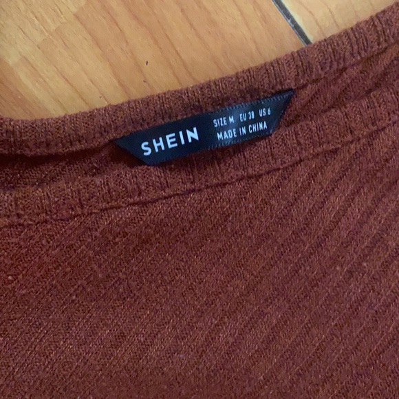 Tops - Picture 8 of 10